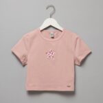 Imagen de Polo Crop Fit Niña Algodón Estampado Corazón con 50% de descuento oferta online | SuperCupon
