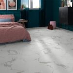Imagen de Baldosa PVC Autoadhesivo New Marmi 30x61cm 2.23m2 Artens con 84% de descuento oferta online | SuperCupon