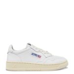 Imagen de Zapatillas Urbanas Low Cuero Blancas con 60% de descuento oferta online | SuperCupon