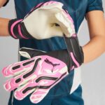 Imagen de Guantes De Fútbol Ultra Match Protect Jr Rc con 50% de descuento oferta online | SuperCupon