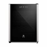 Imagen de Vinera Electrolux ERWV24W2MWB 24 botellas 5 bandejas Negro con 31% de descuento oferta online | SuperCupon