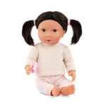 Imagen de Muñeca Babi Pelo Negro y Polo Crema Lullababy con 90% de descuento oferta online | SuperCupon